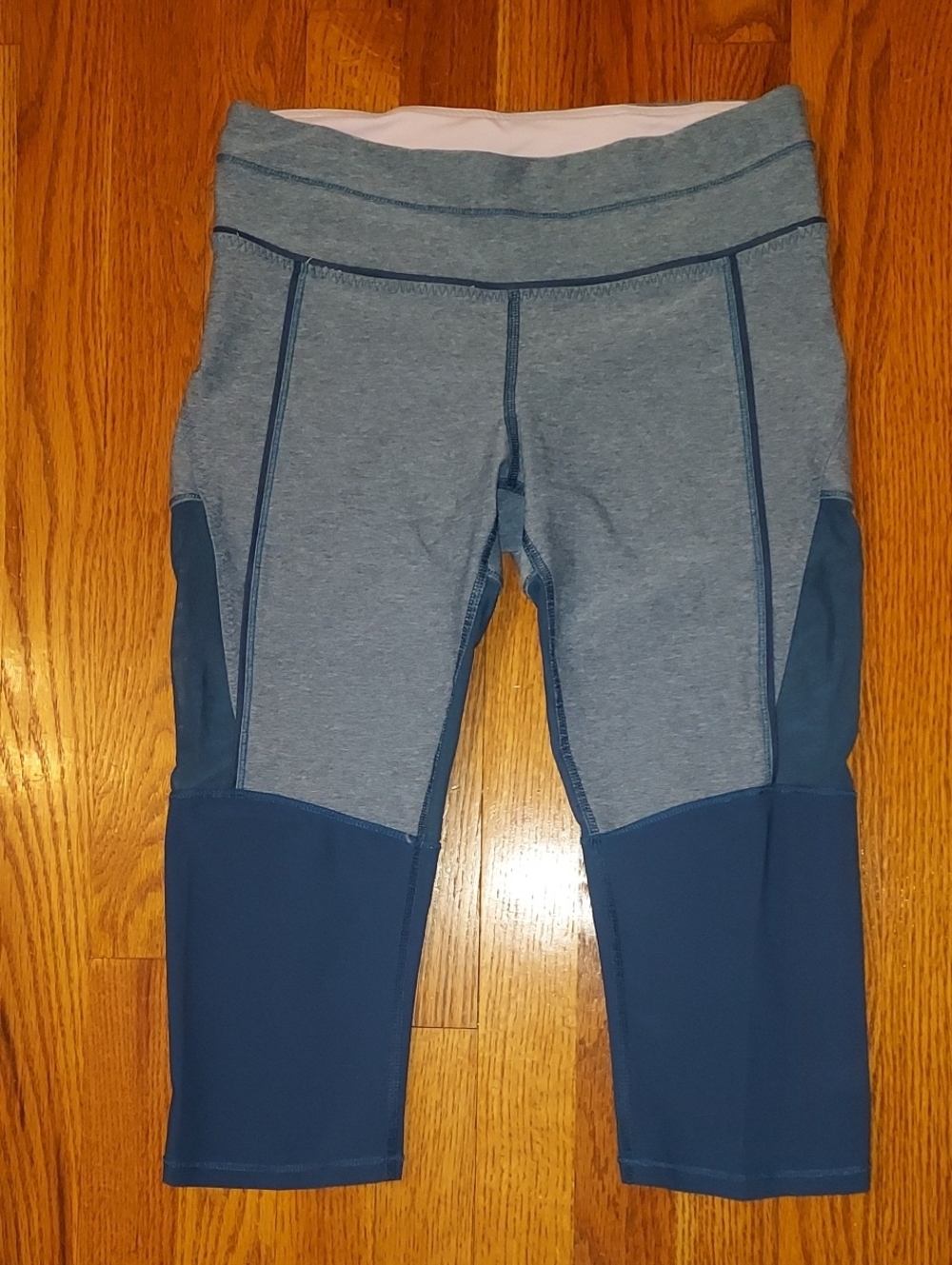 Lululemon Capri Blue Mesh Capri Leggings